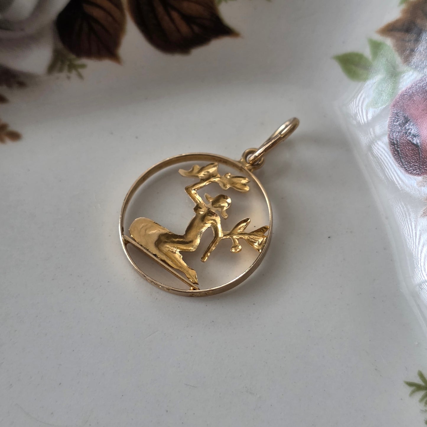 Vintage 14k gouden hanger sterrenbeeld maagd