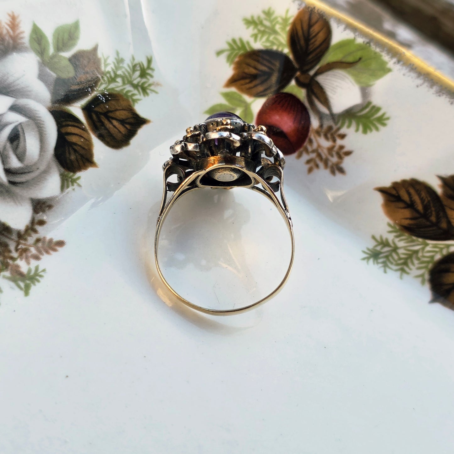Antieke 14k gouden en zilver ring met amethist en diamantjes