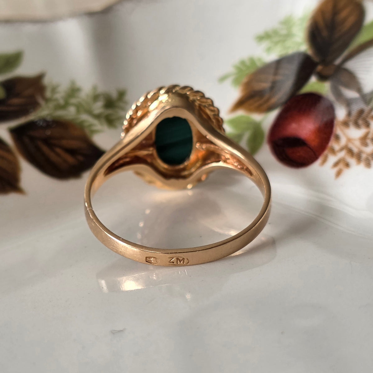 Vintage 14k gold ring malachite