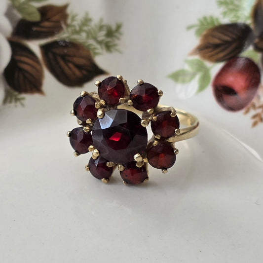 Vintage 14k gouden ring met granaat bloem