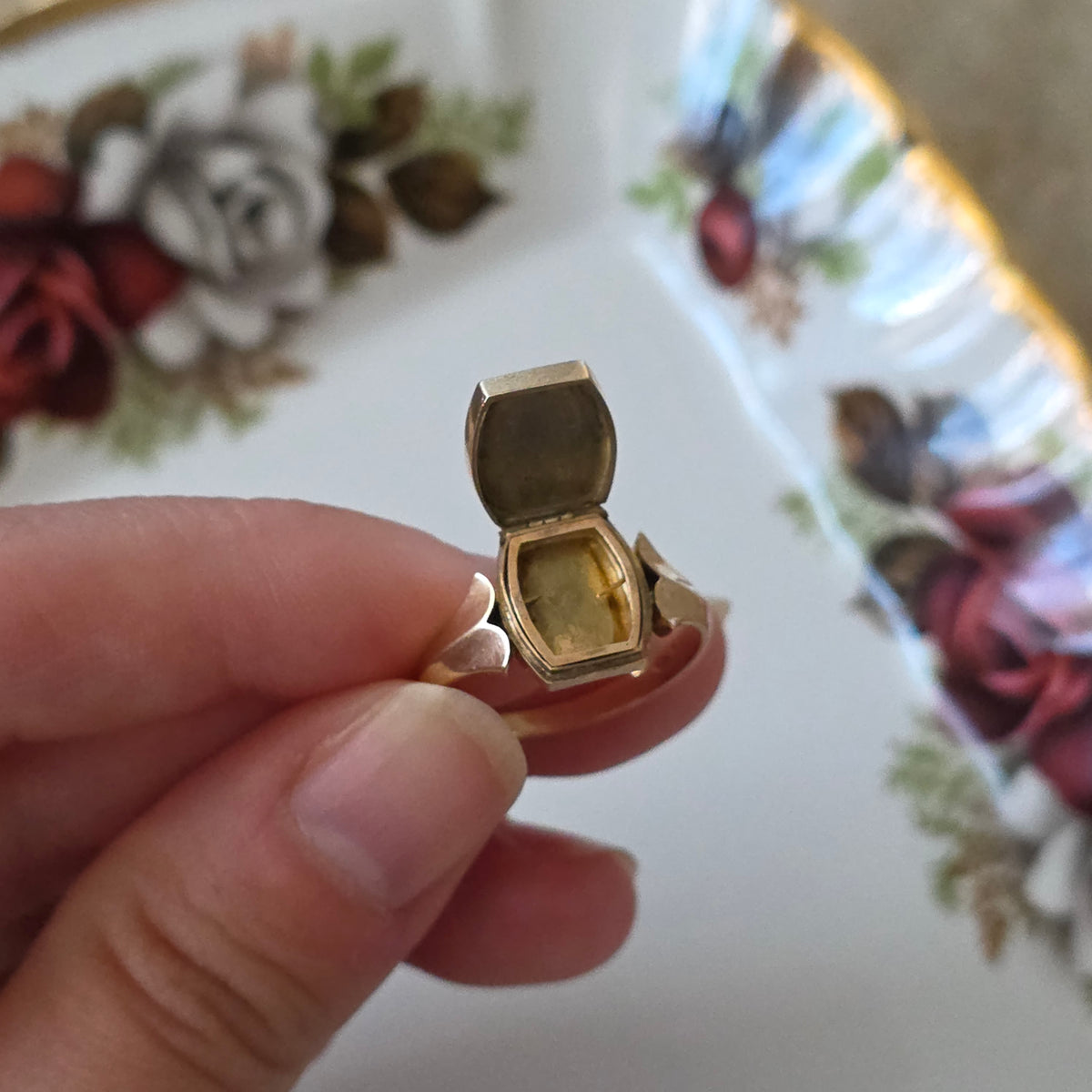 Vintage 14k gouden ring medaillon compartiment
