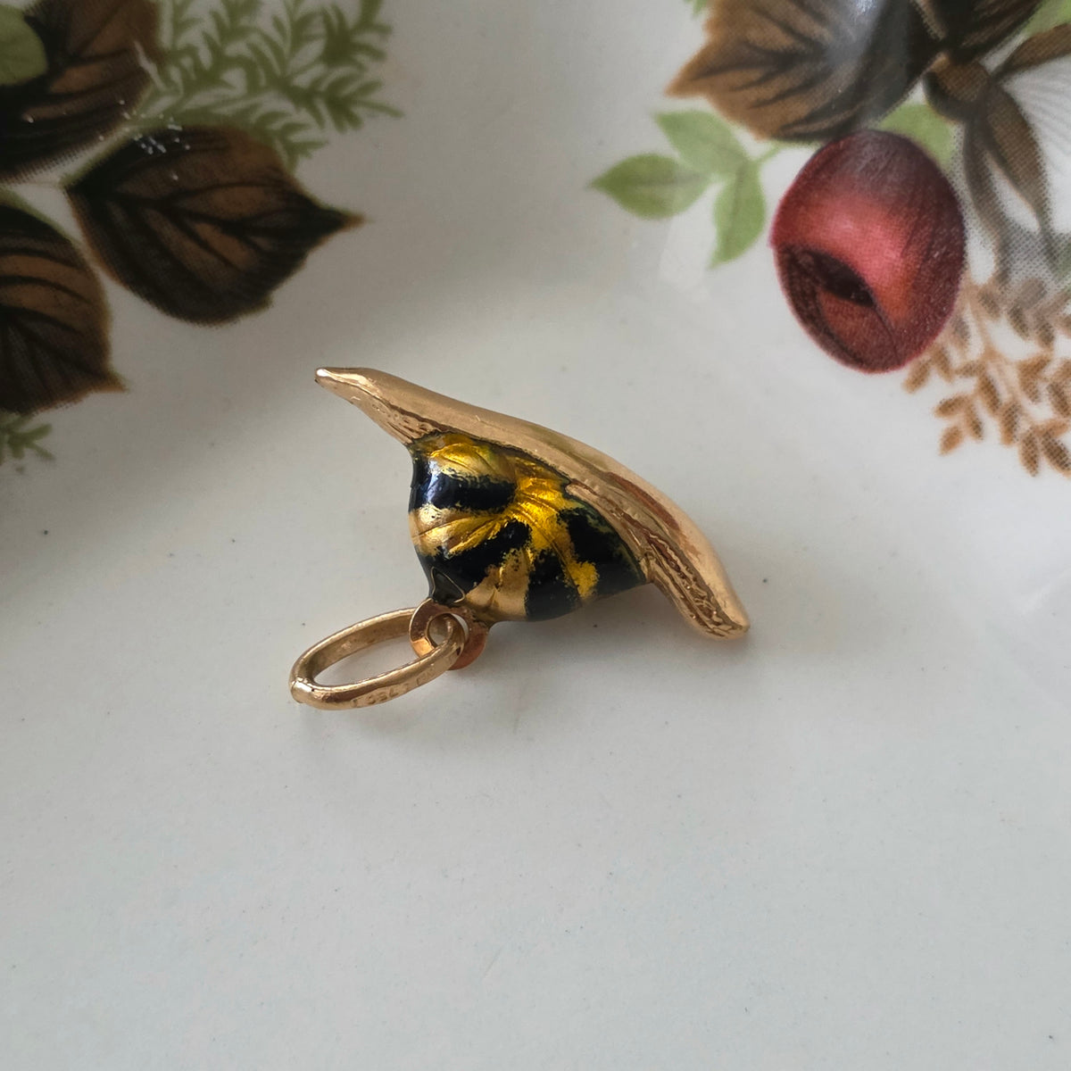 Vintage 18k gouden hanger slak emaille