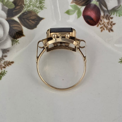 Vintage 14k gold ring with hematite
