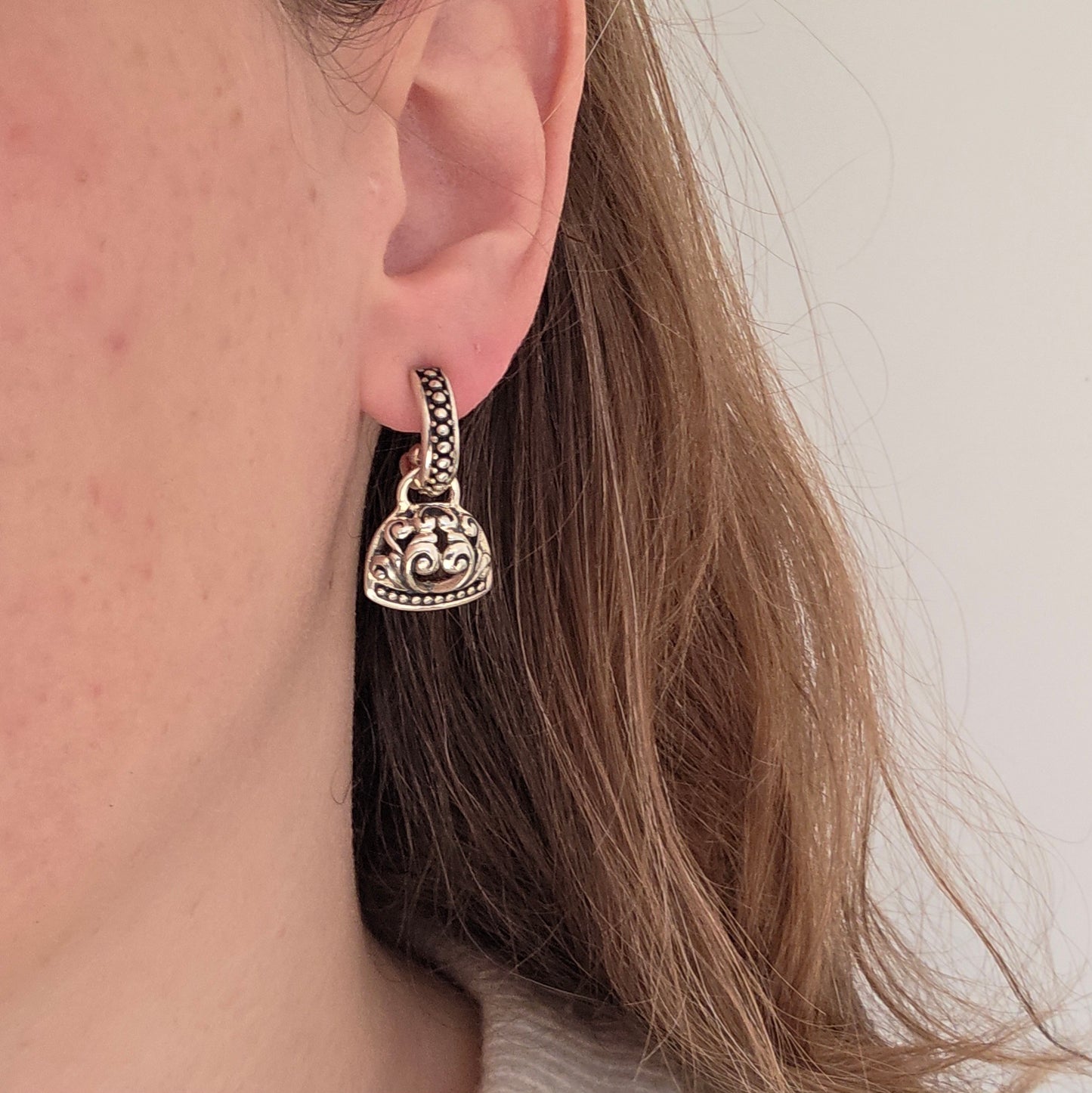 Barse Zilver Oorstekers Scroll Klok Hoop