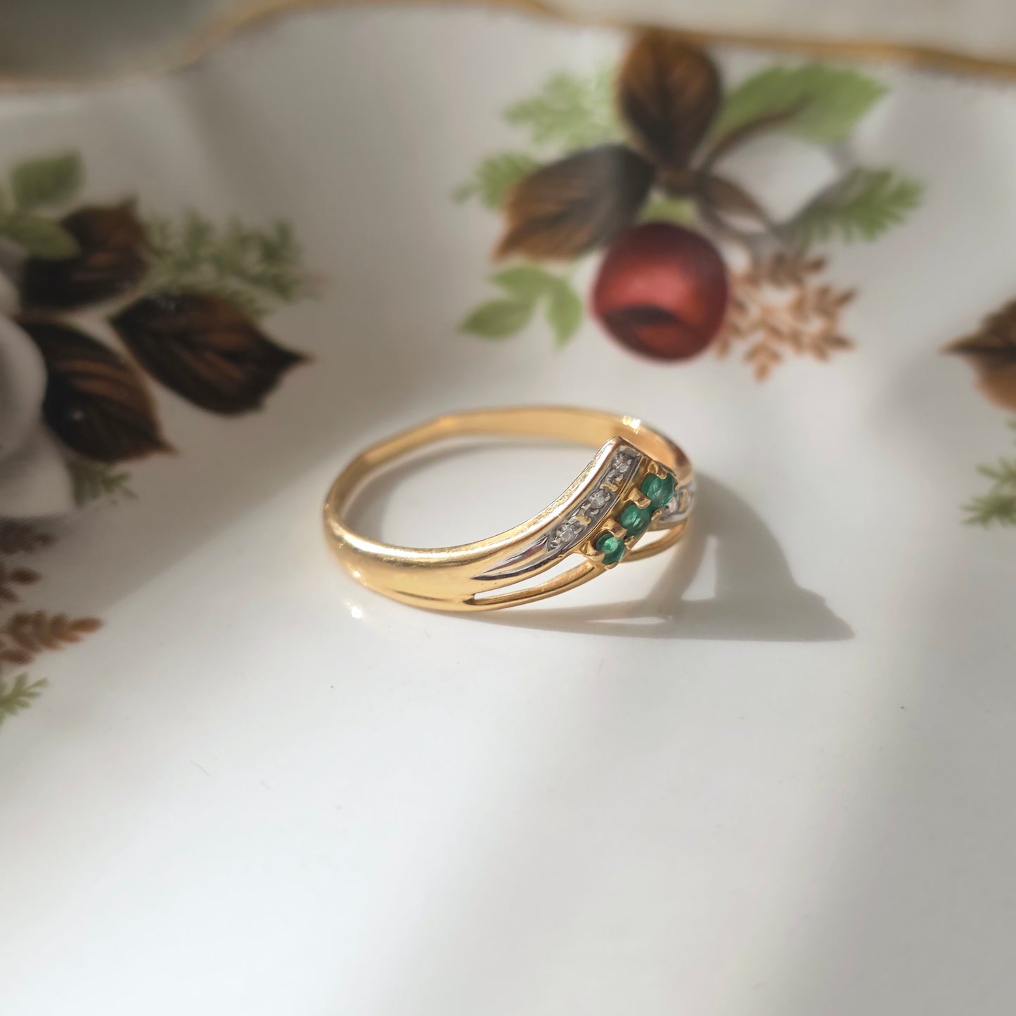 Vintage 18k ring met diamant en smaragd