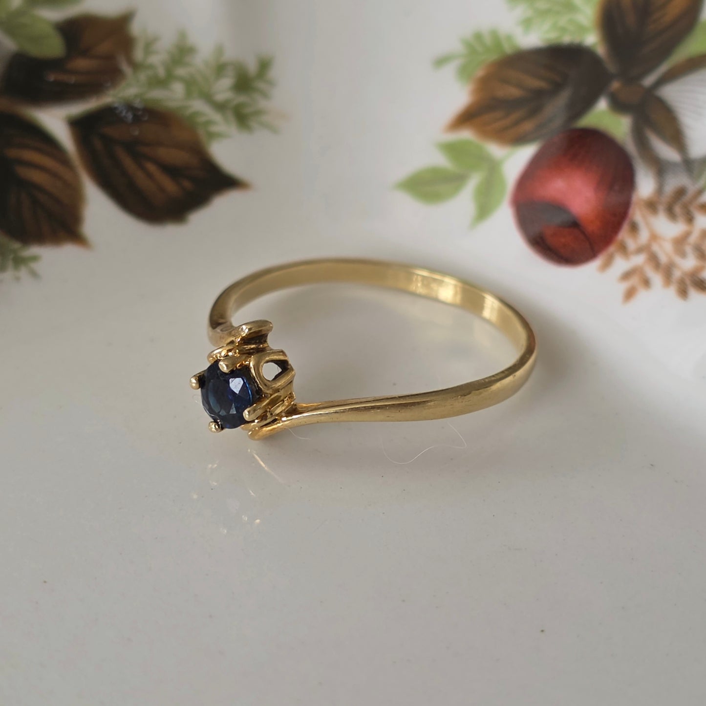 Vintage 14k gouden ring solitair saffier