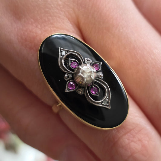 Antieke 14k gouden ring met onyx, robijnen en roosdiamant