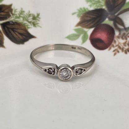 Vintage 14k witgouden ring diamant trilogy 0.17ct