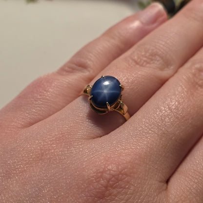Vintage 18k gouden ring met ster saffier