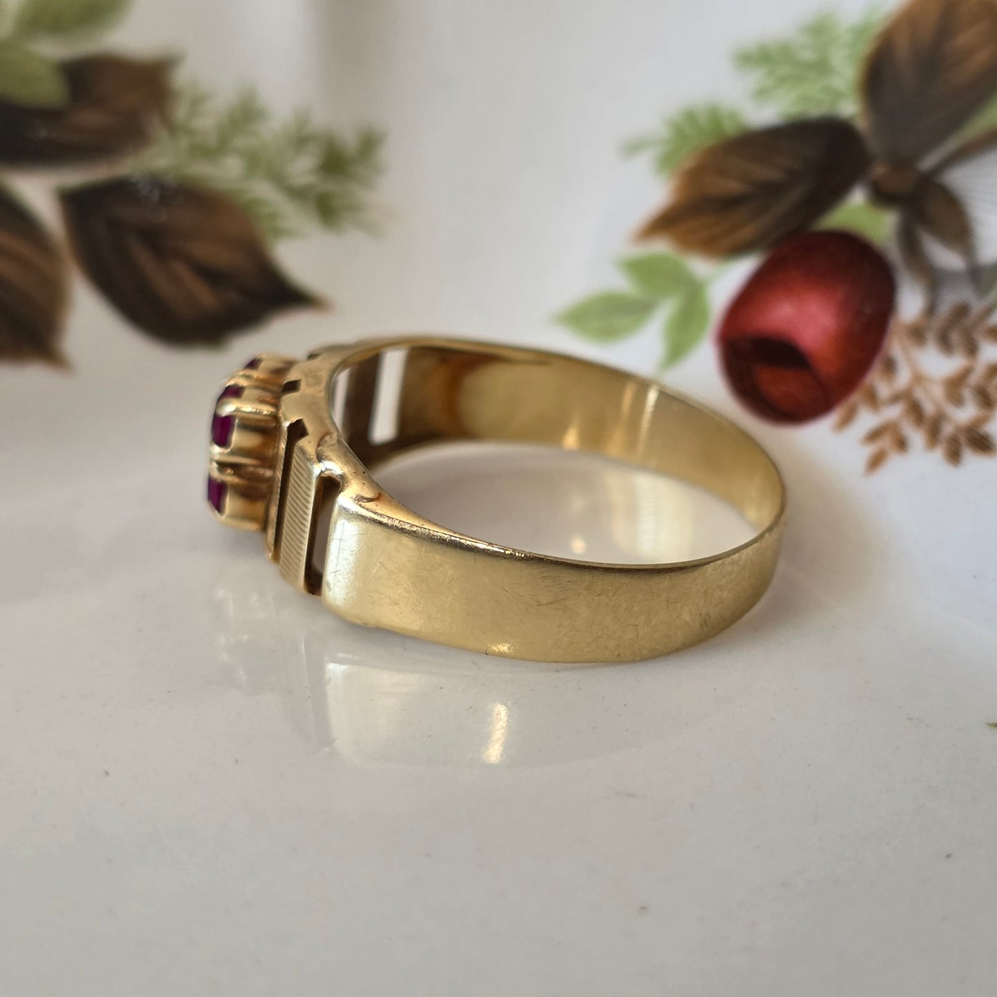 Vintage 14k gold ring with diamonds and ruby
