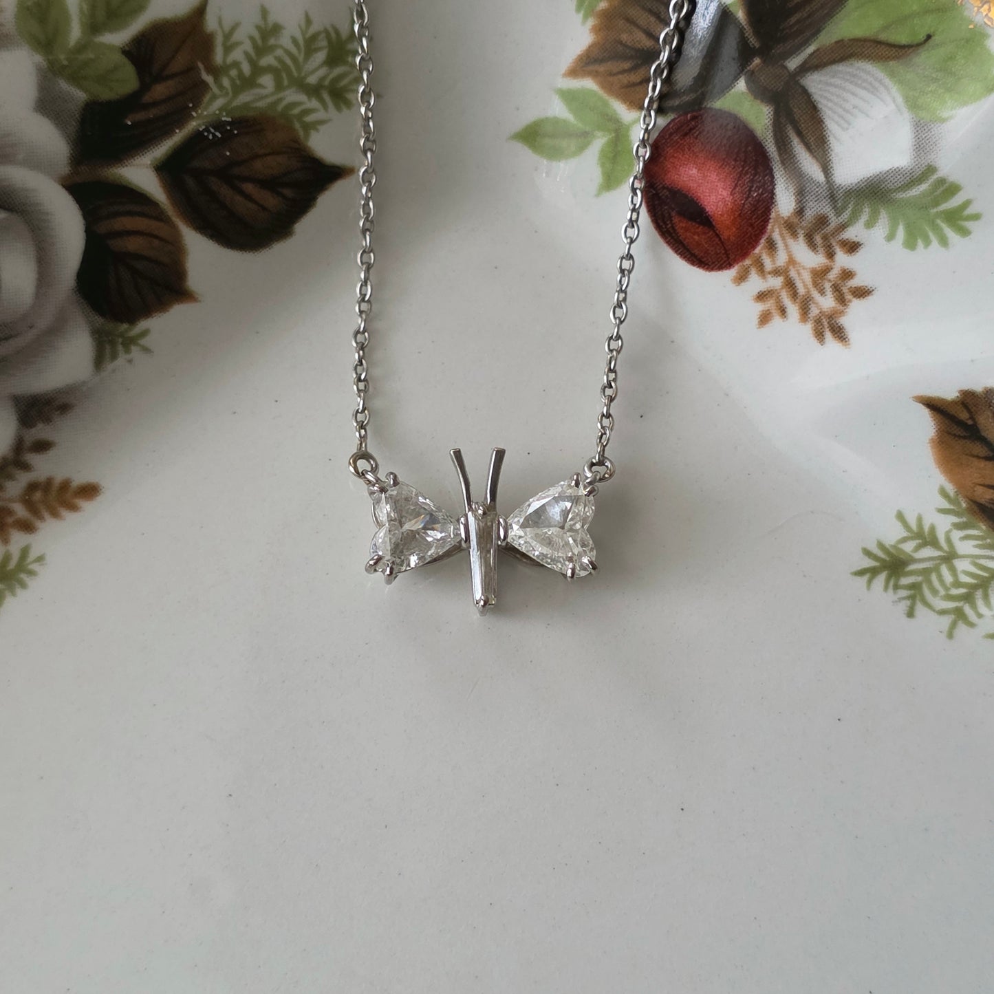 Vintage 18k witgouden ketting met diamanten vlinder ca. 1ct