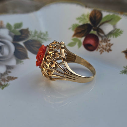 Vintage 14k gouden ring met gesneden bloedkoraal bloemen