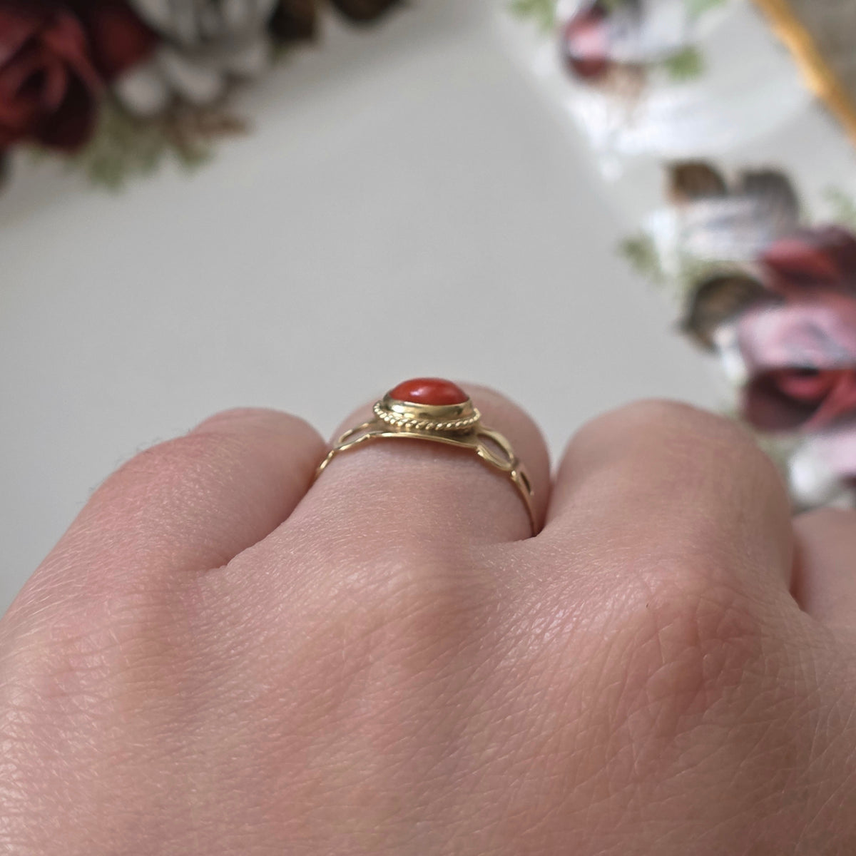 Vintage 14k gouden ring met bloedkoraal