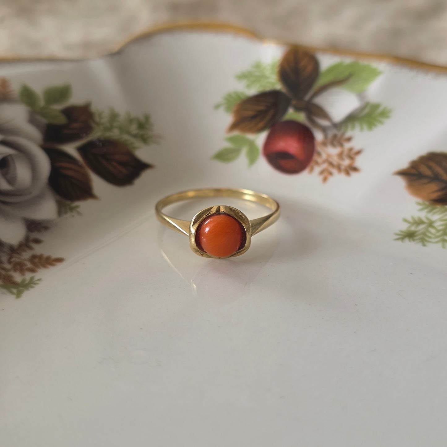Vintage 14k gouden ring bloedkoraal