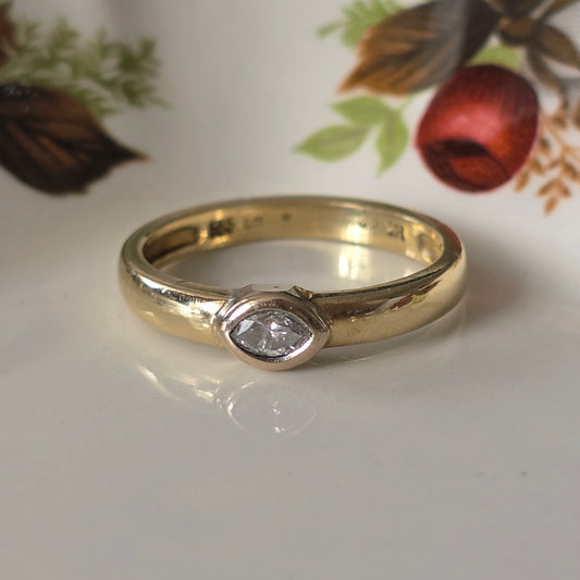 Vintage 14k gouden ring met marquise diamant 0.11ct