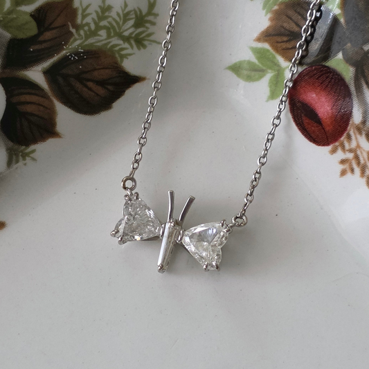 Vintage 18k witgouden ketting met diamanten vlinder ca. 1ct