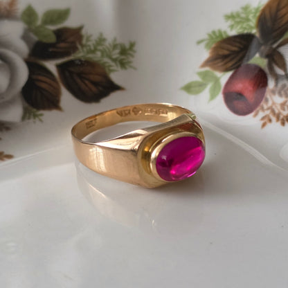 Vintage 18k gouden zegelring met robijn