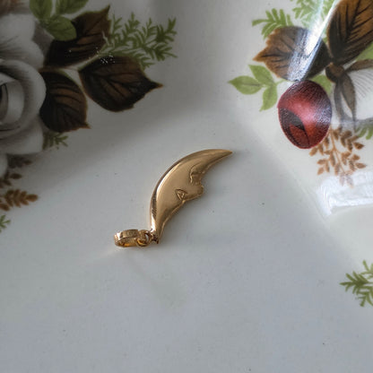 Vintage 18k gold moon pendant