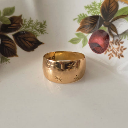 Vintage 18k gold pinky ring with stars