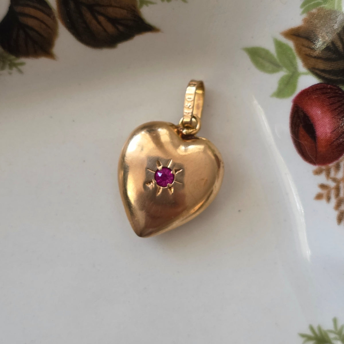 Vintage 18k gouden hanger hart robijn