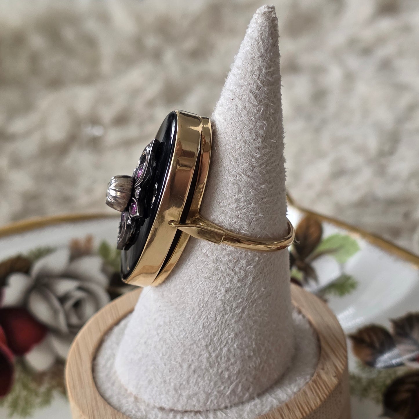 Antieke 14k gouden ring met onyx, robijnen en roosdiamant