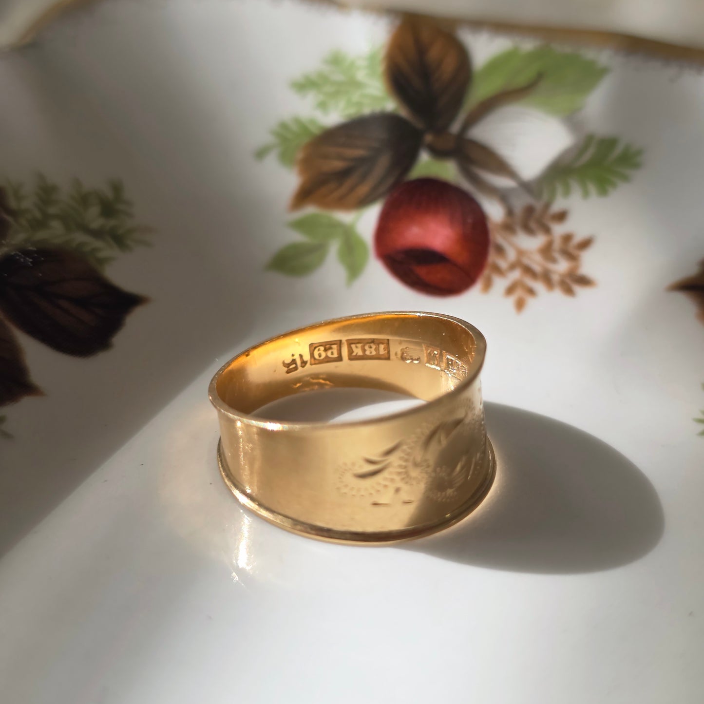 Vintage 18k ring met gravure
