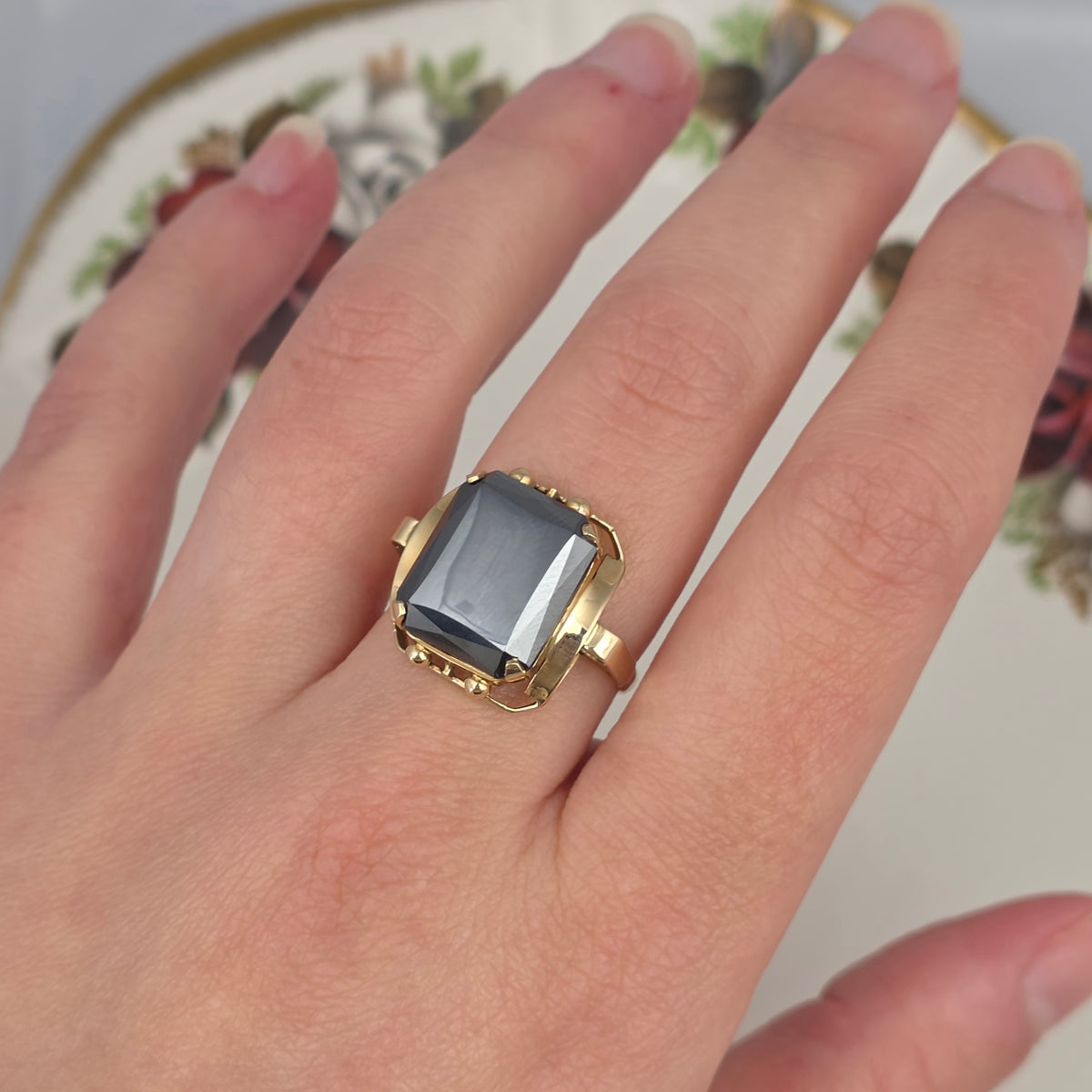 Vintage 14k gold ring with hematite
