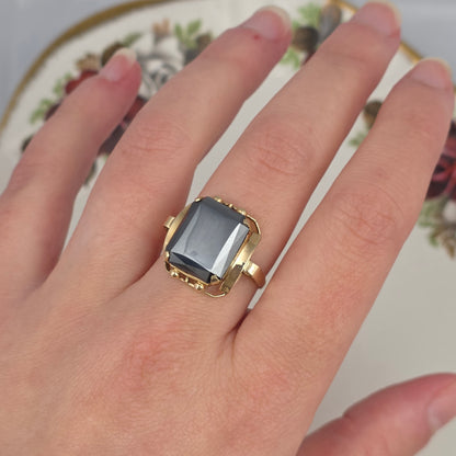 Vintage 14k gold ring with hematite