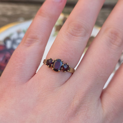 Vintage 8k ring triple granaat
