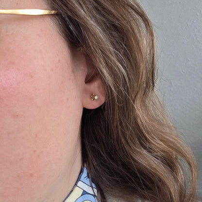 Vintage 14k gouden oorstekers diamant 0,08ct