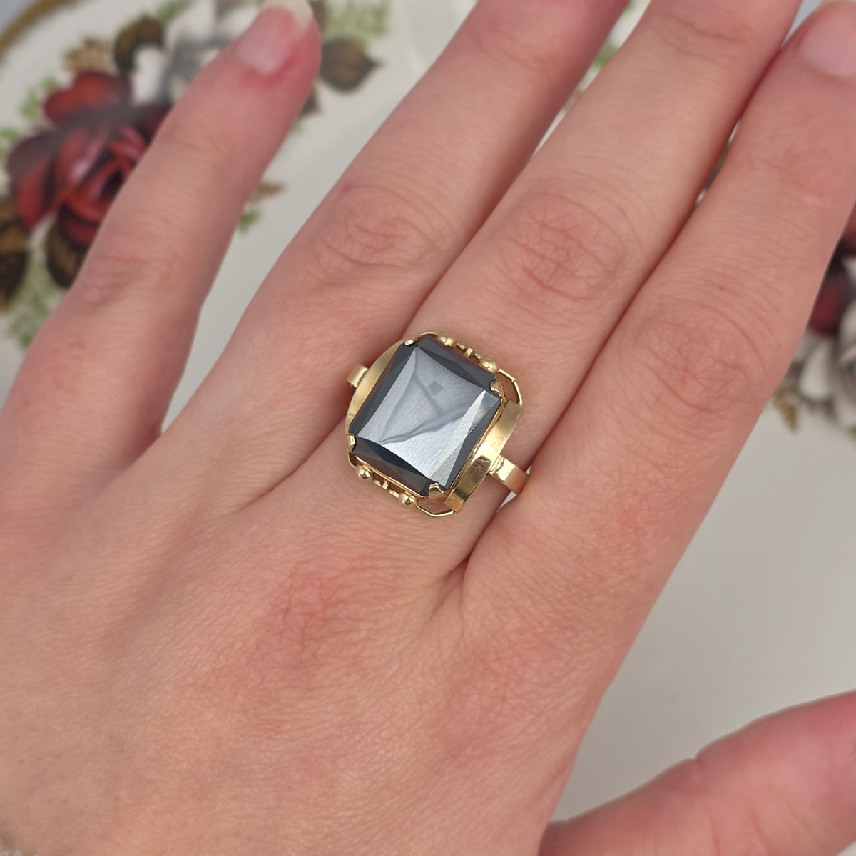 Vintage 14k gold ring with hematite