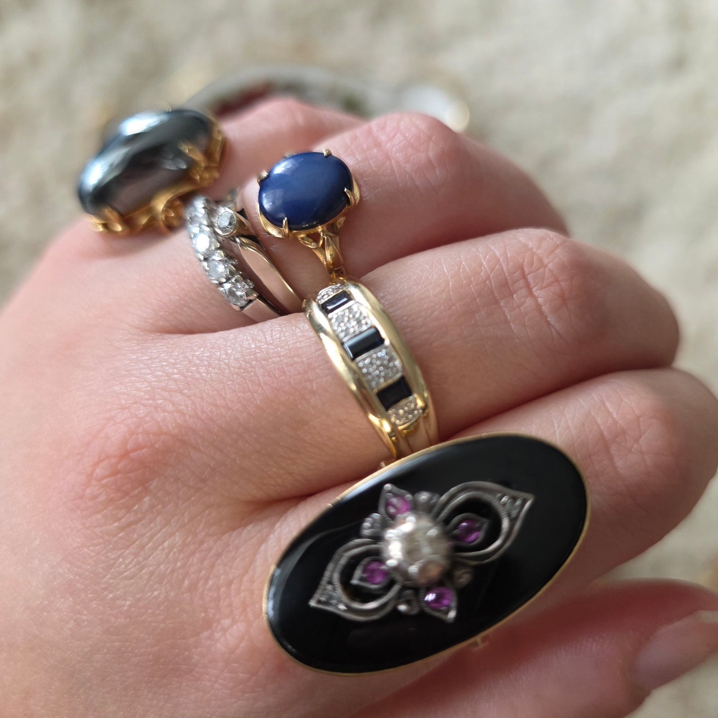 Antieke 14k gouden ring met onyx, robijnen en roosdiamant