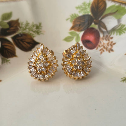 Vintage 14k gold diamond stud earrings pear