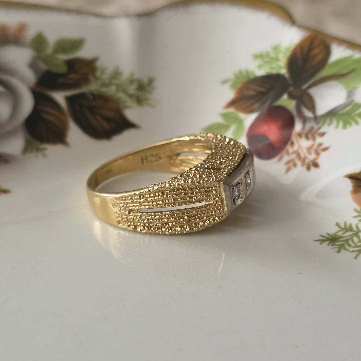 Vintage 14k gouden zegelring met diamant