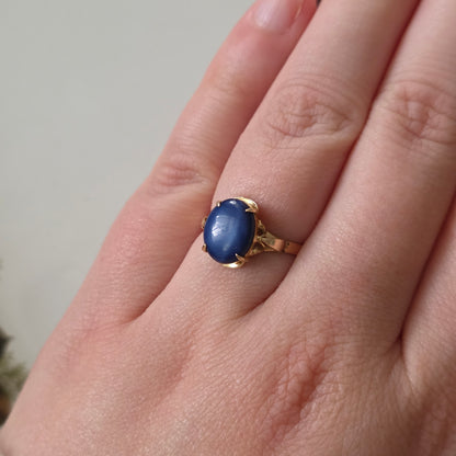 Vintage 18k gouden ring met ster saffier