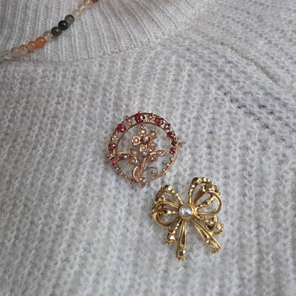 Antieke 14k gouden strik broche met roosdiamanten