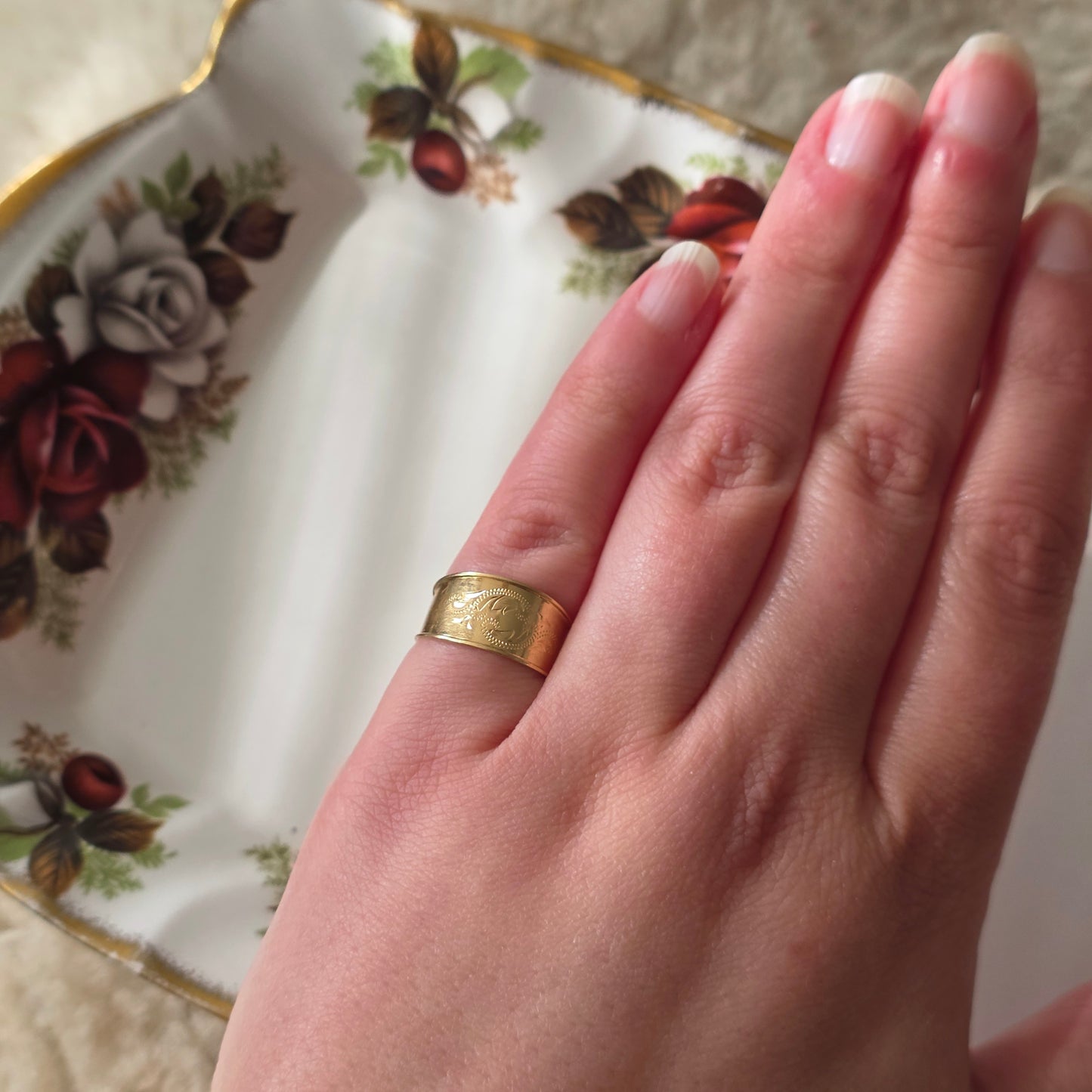 Vintage 18k ring met gravure