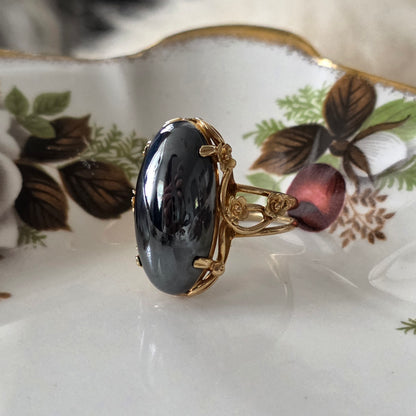 Vintage 14k gouden ring met hematiet en bloemen