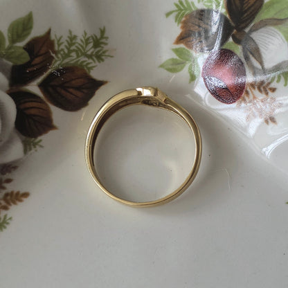 Vintage 14k gold ring asymmetrical with diamond 0.06ct