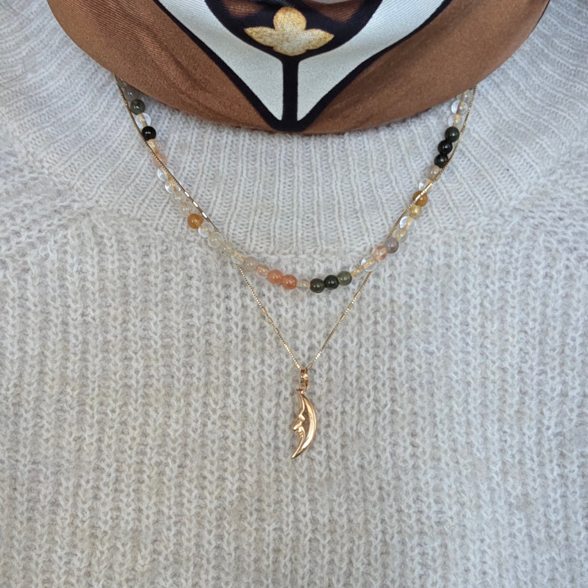 Vintage 18k gold moon pendant