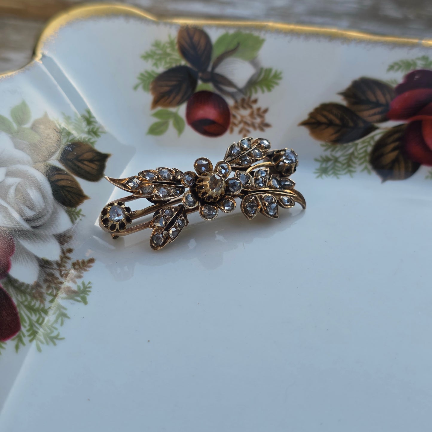 Antieke 14k gouden roosdiamant broche bloemtak en tremblant
