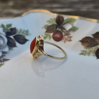 Vintage 14k gouden ring bloedkoraal