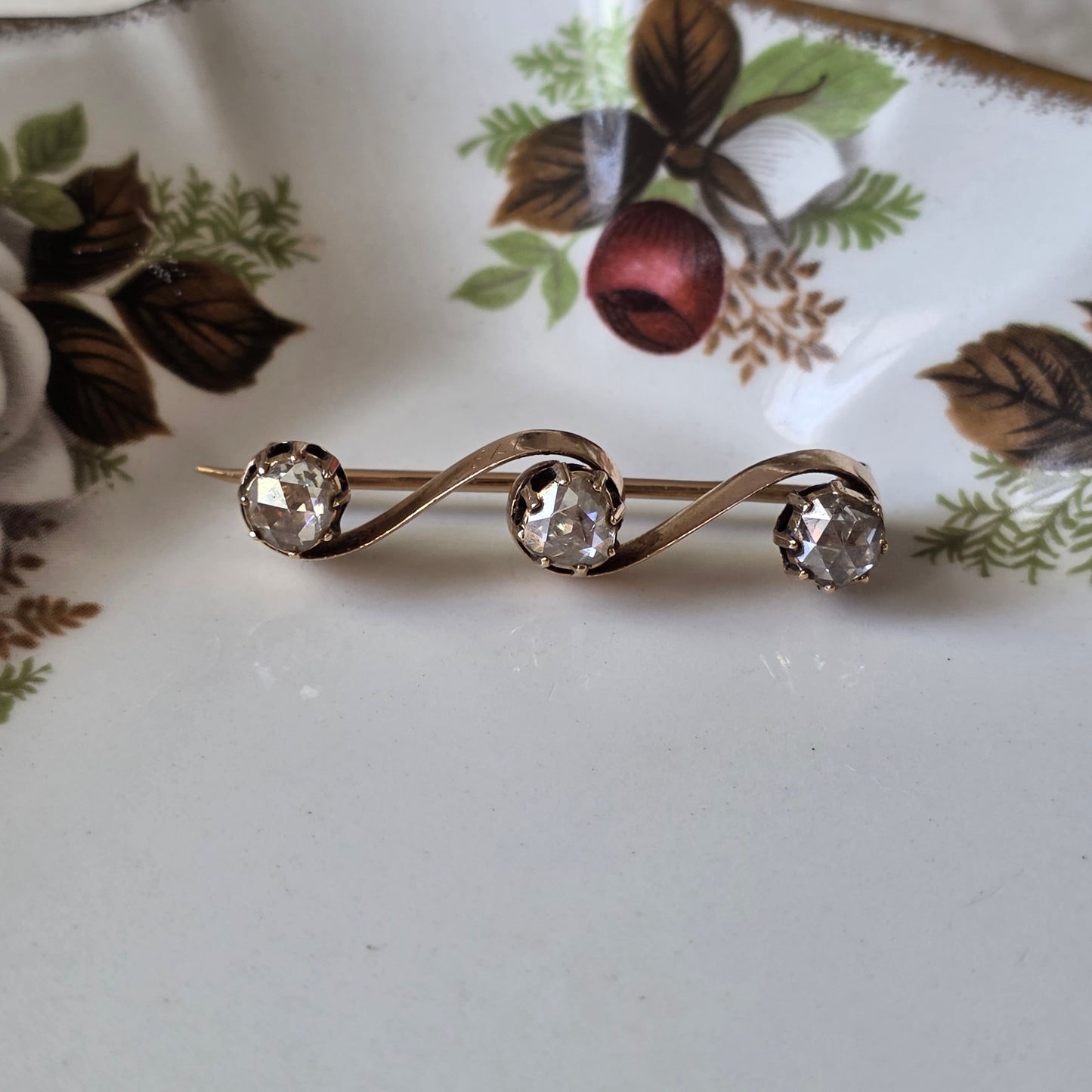 Antieke 14k gouden roosdiamant broche uit 1737