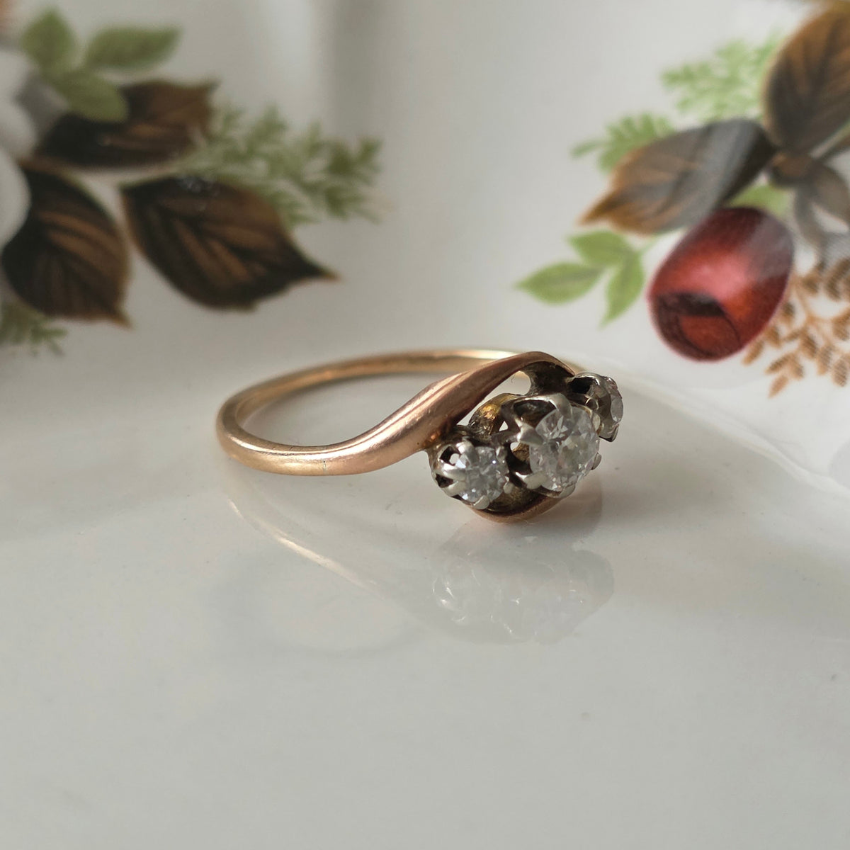 Antique 14k gold ring with 0.36ct diamonds