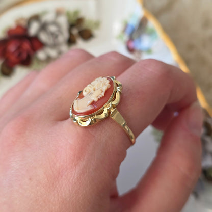 Vintage 14k gold ring with cameo