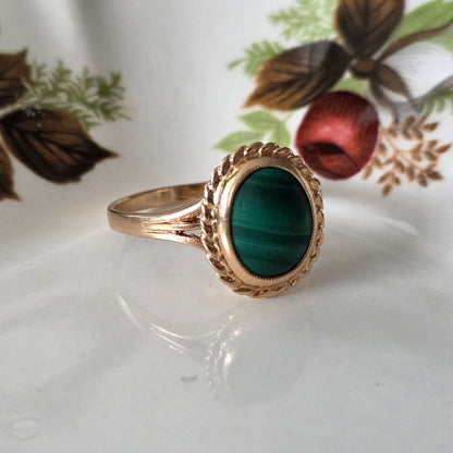 Vintage 14k gold ring malachite