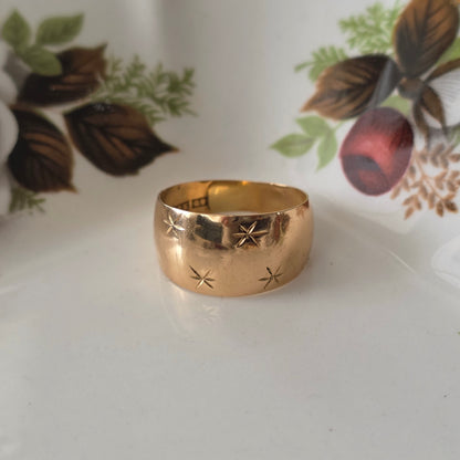 Vintage 18k gold pinky ring with stars
