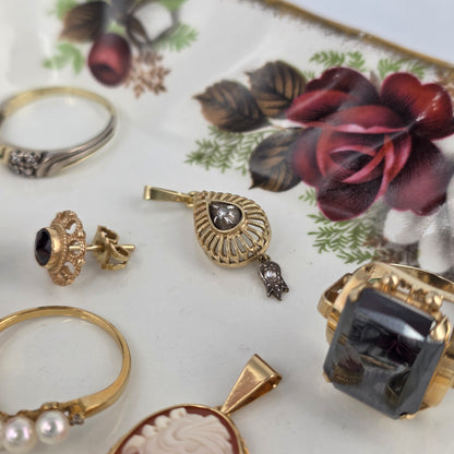 Vintage 14k gold ring with hematite