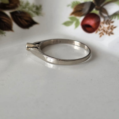 Vintage 14k witgouden verlovingsring met solitair diamant 0,06ct