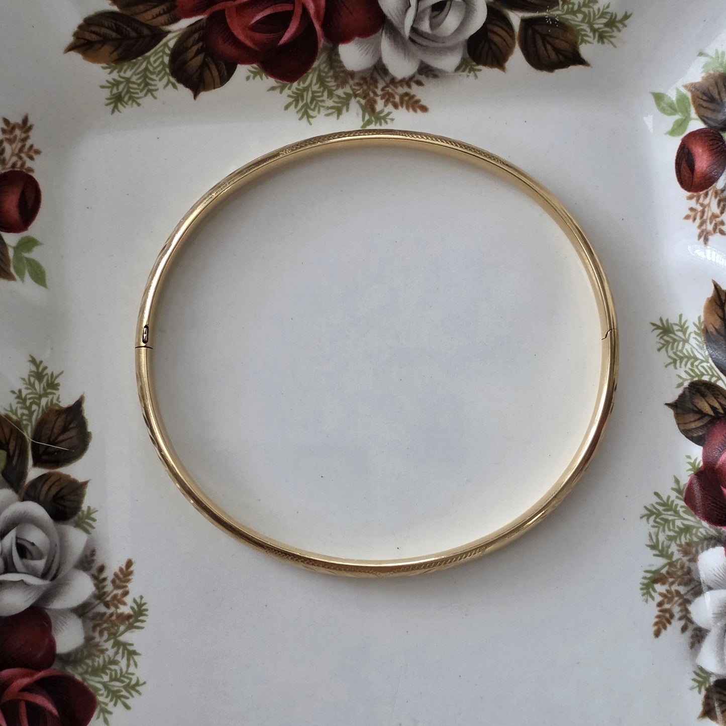 Vintage 18k gouden bangle armband met gravures